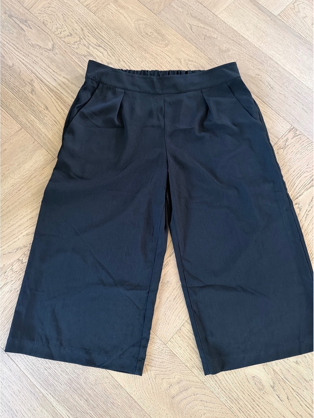 Halston Womens Large Black Wide Leg Cropped Pants Culottes Pleated Dress Pants